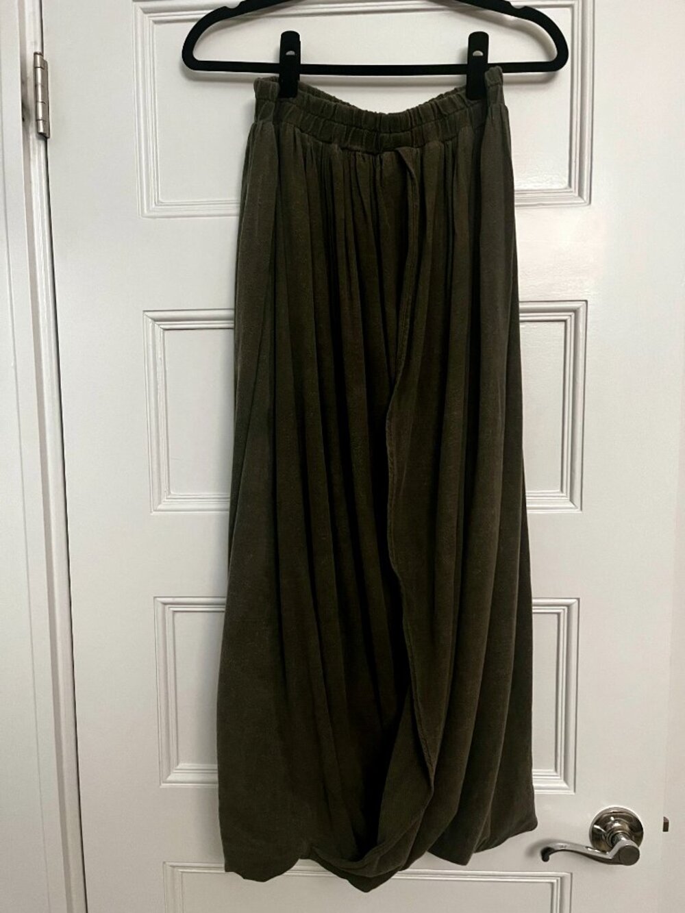 BLACK CRANE Greek Column Midi Skirt Cement Size XS